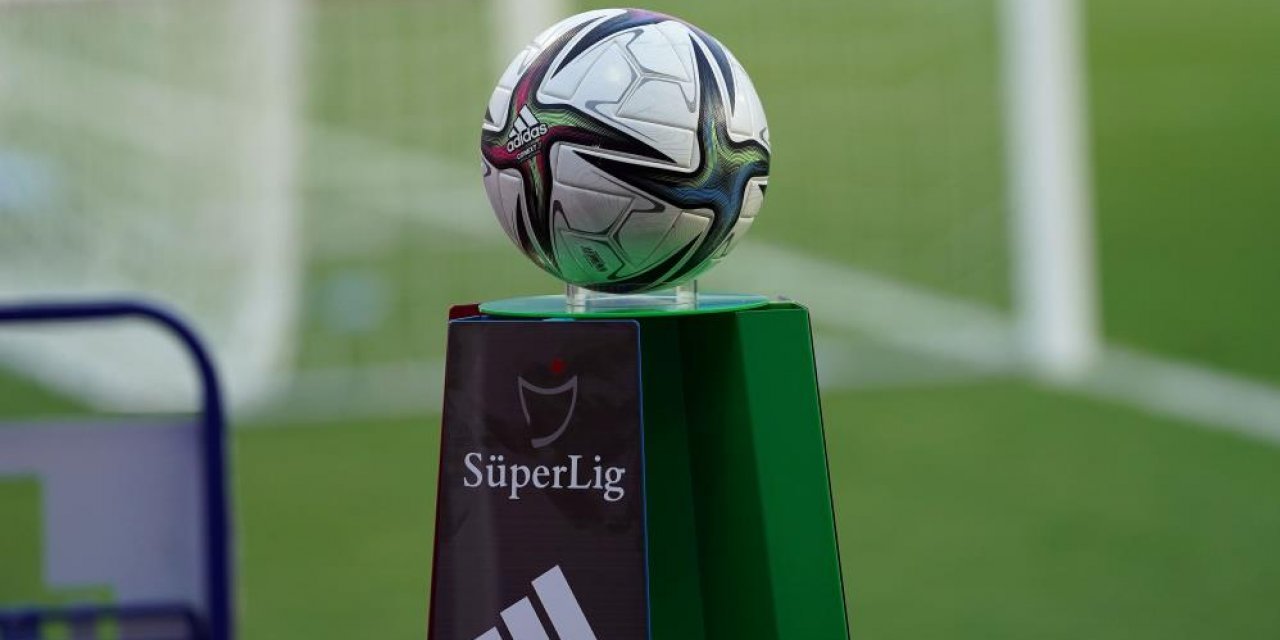 Konyaspor-Adana Demirspor mücadelesi Cuma 21:45'te