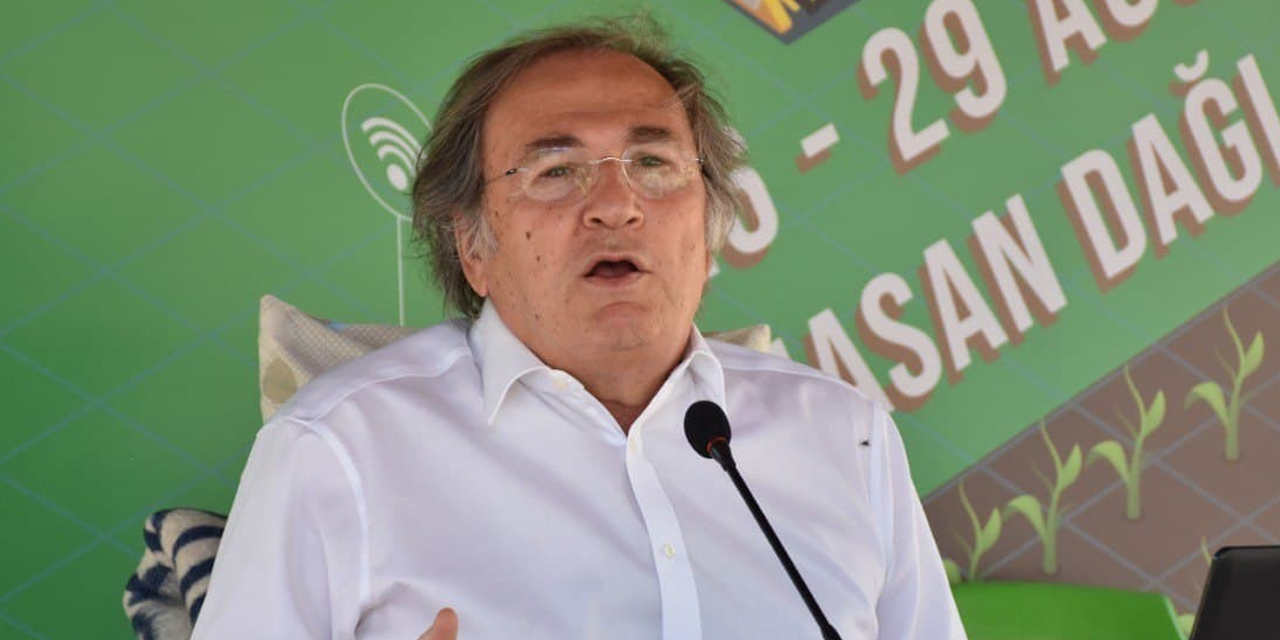 Cumhurbaşkanlığı Başdanışmanı Saraçoğlu'ndan gençlerle doğal tarım ve tarımsal kalkınma sohbeti