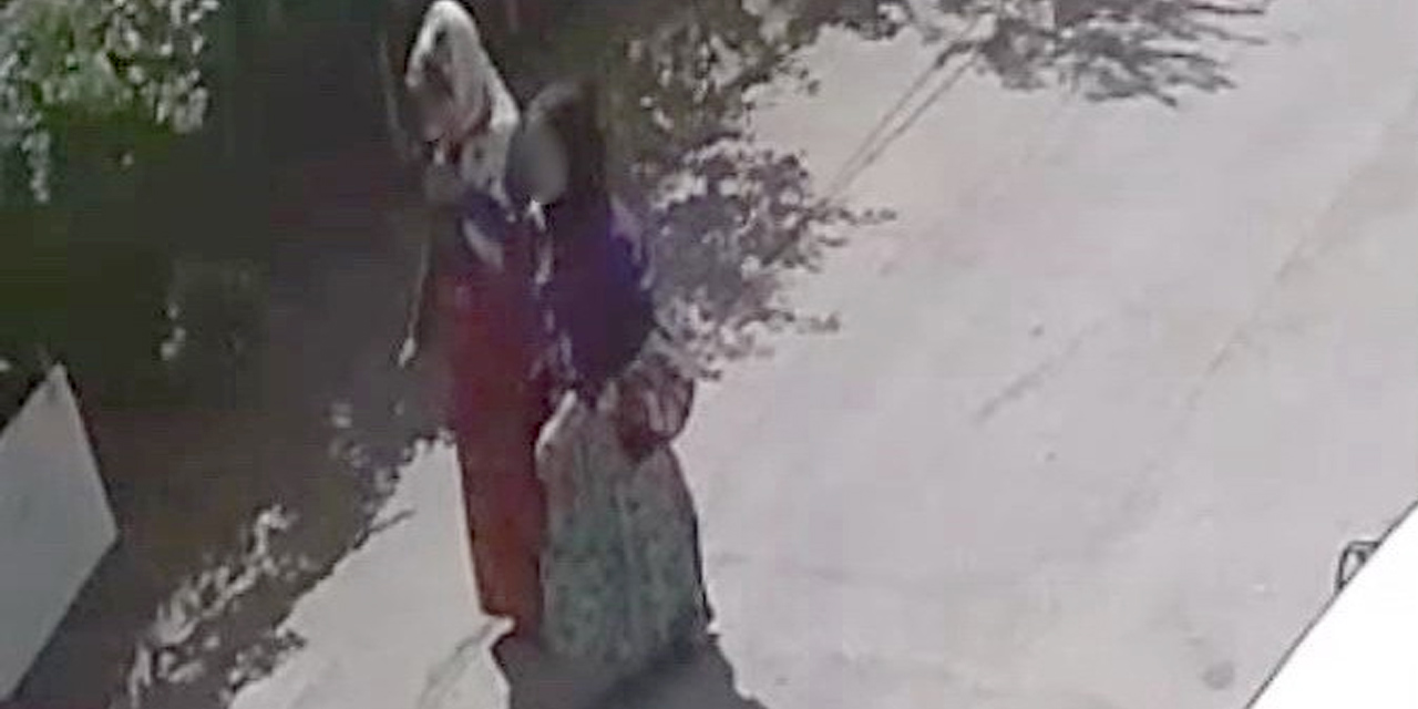 Misafirliğe giden öğretmenin çantası çalındı! 2 kadın hırsız kameraya takıldı