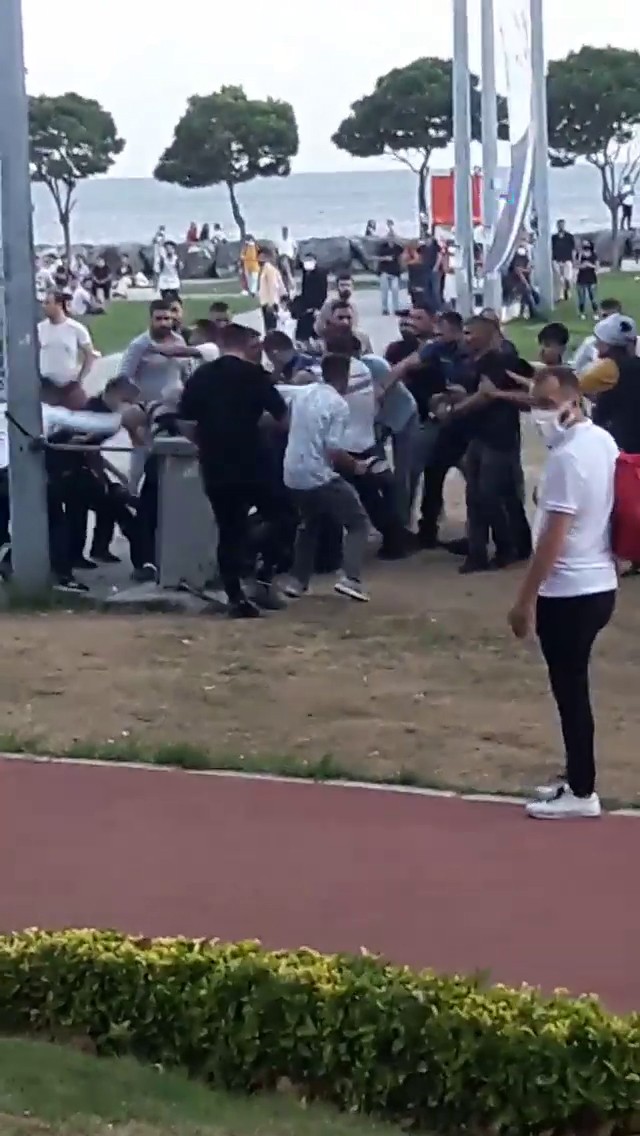 Laf atma kavgası ortalığı savaş alanına çevirdi