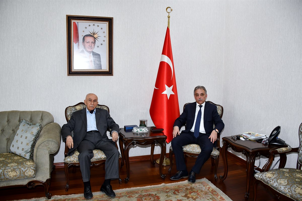 Eski Konya Valisi Cüneyit Orhan Toprak'ın babası emekli Vali Dursun Toprak vefat etti