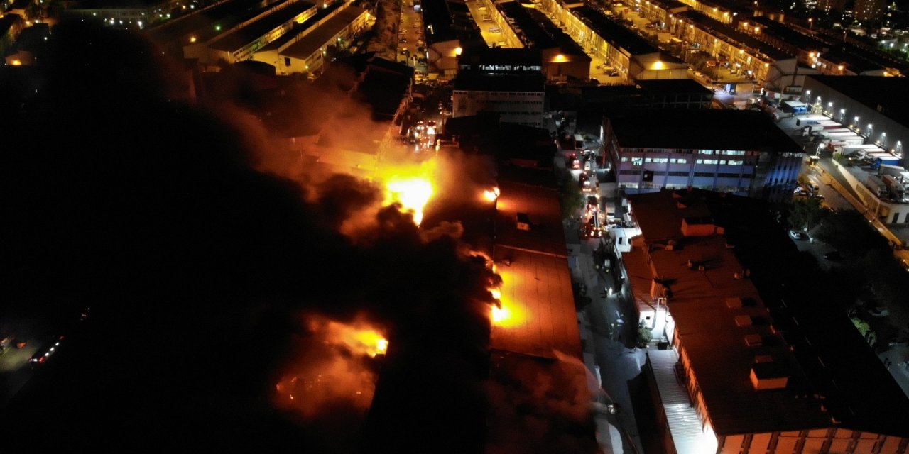 Kimyasal ham madde fabrikasında çıkan yangın patlamalarla büyüdü