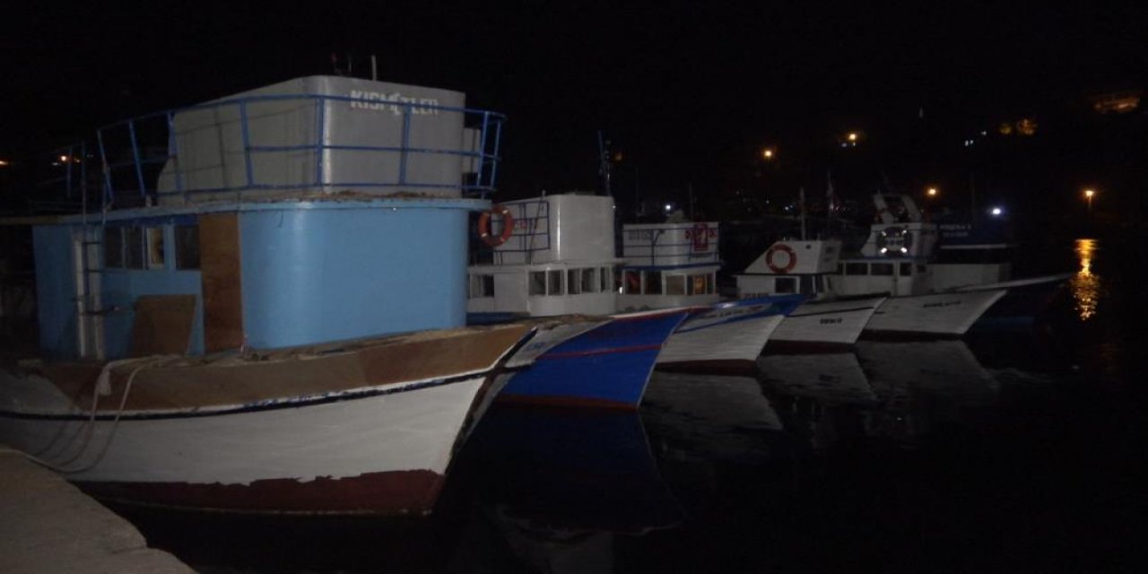 Av sezonu başladı! Balıkçılar gün doğumunu bekliyor