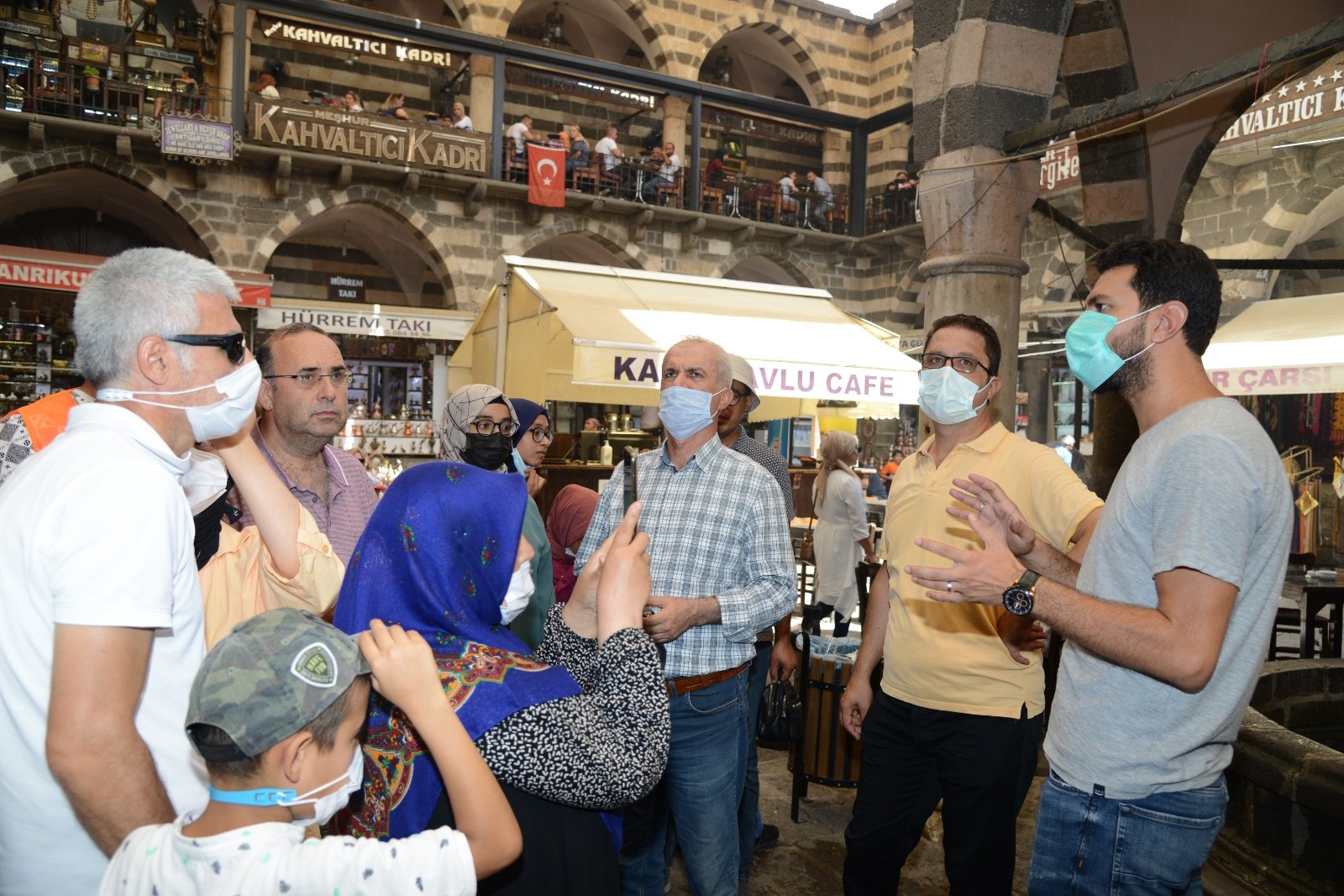 Konyalı görme engelli gençler Diyarbakır'ı gezdi