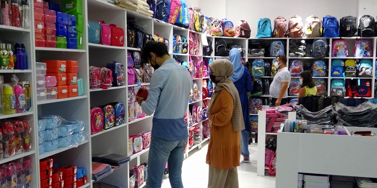 İlkokul öğrencisinin kırtasiye masrafı en az 200 lira
