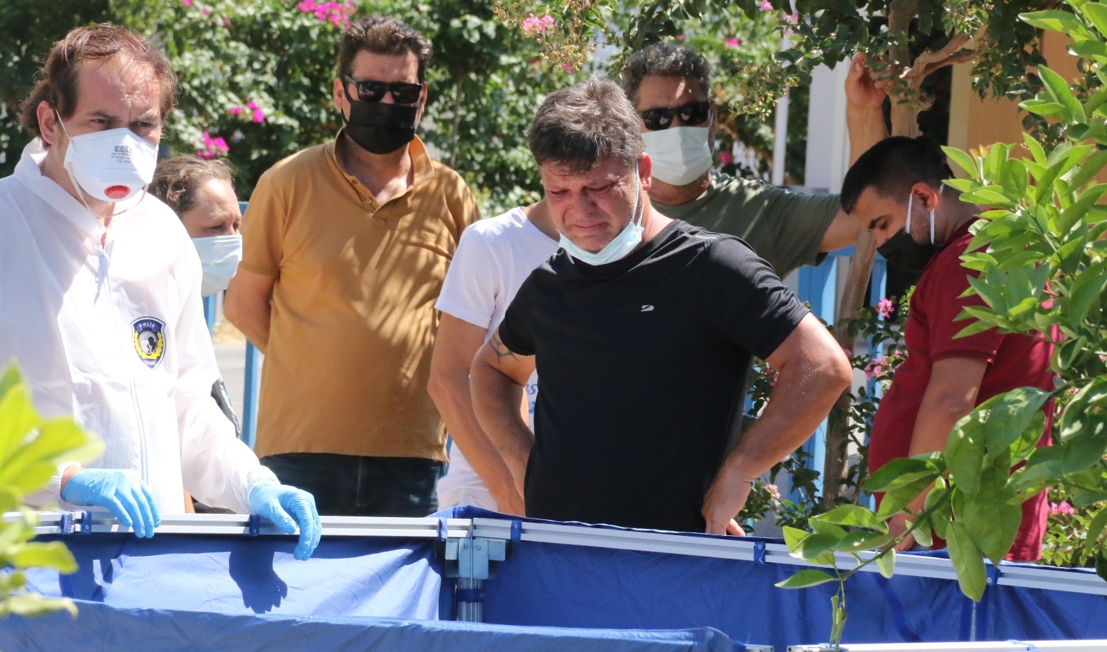 10 yıldır sokakta yaşamasına razı olduğu babasına son bakışı yürek burktu