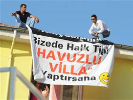 Kılıçdaroğlu mitinginde pankart krizi