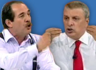 Birbirlerinin gırtlaklarını sıkmadıkları kaldı