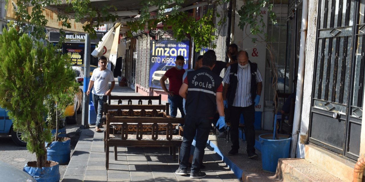 18 yaş altı 20 gencin küfürleşme kavgası kanlı bitti! 15 yaşındaki E.Ö. 3 hastane değiştirdi