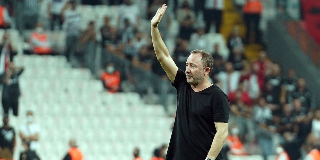 Taraftar tezahürat yaptı! Sergen Yalçın sahaya çıktı
