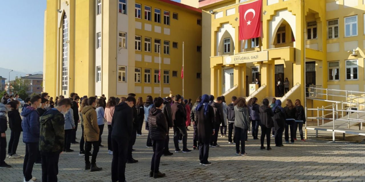 Anadolu Lisesinde 2 öğrencinin testi pozitif çıktı! Sınıf karantinada
