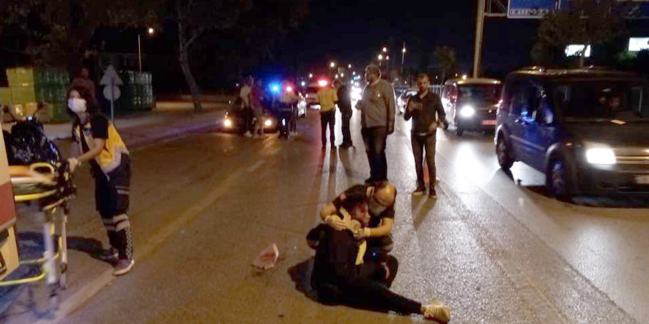 Motosiklet otomobile arkadan çarptı! Kadın sürücü ağır yaralandı