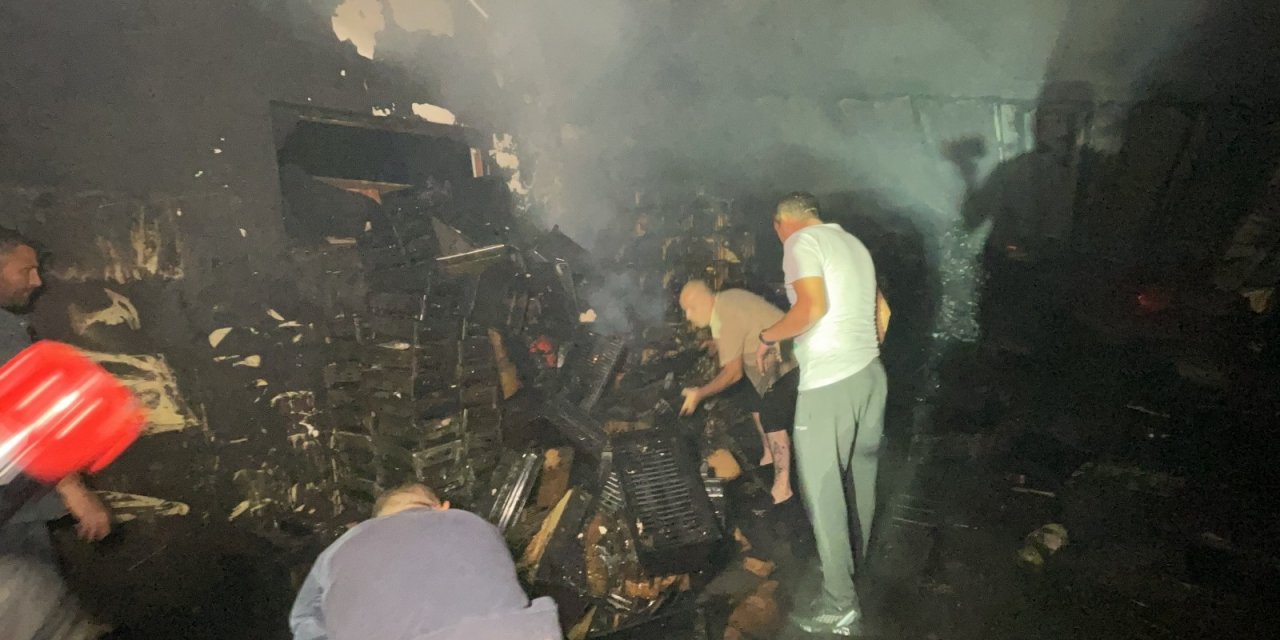 Mangal kömürü imalathanesindeki yangın! Ekipler müdahale ediyor