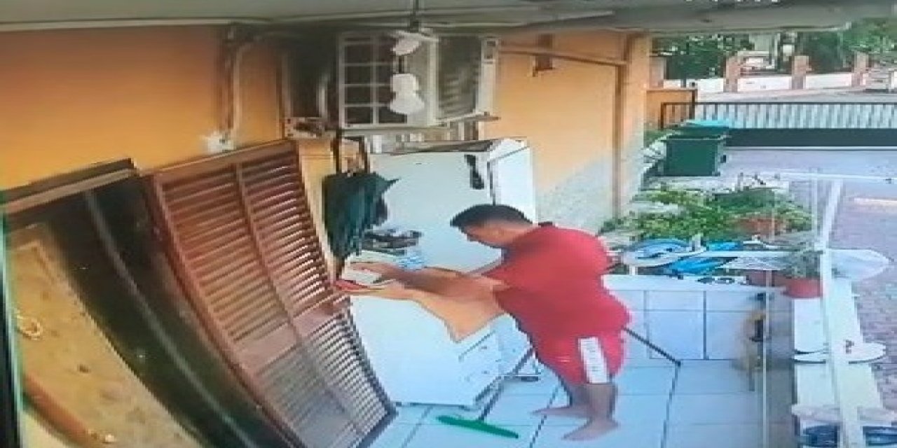 Evinin kapısına ırkçı söylemler yazdı! Provokatörün oyununu polis bozdu