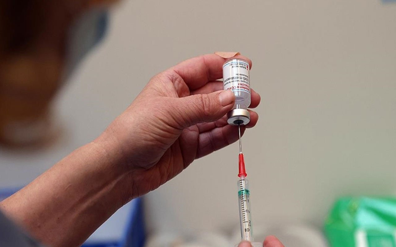 Pfizer Biontech aşısında da yabancı madde buldular