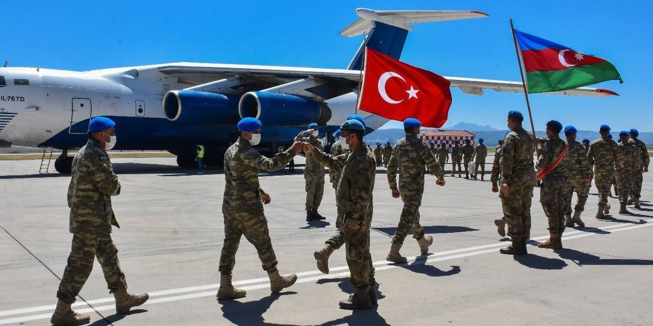 Azerbaycan ve Somalili askerler Türkiye'deki komando eğitimlerini tamamladı