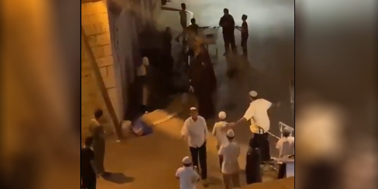 İşgalci İsrail güçleri El Halil'de Filistinli bir aileye saldırdı! 2 genç bilinmeyen bir yere götürüldü