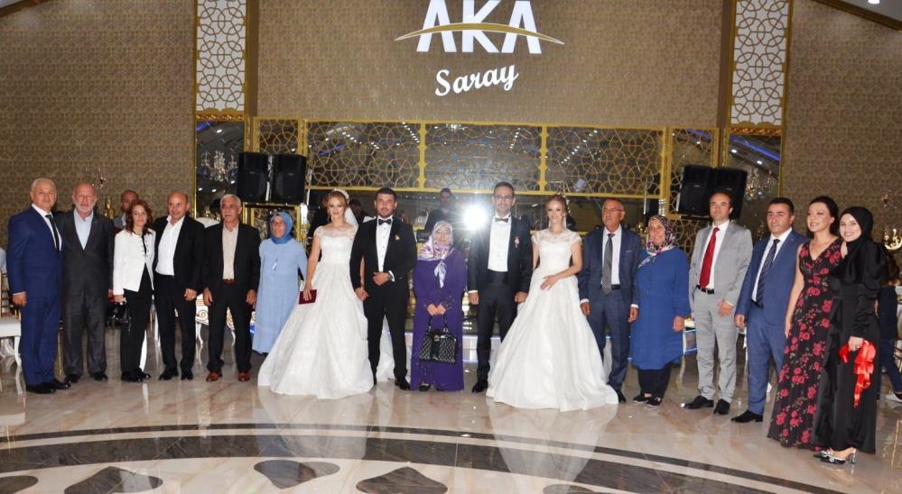 Aynı anda doğdular ve aynı anda evlendiler