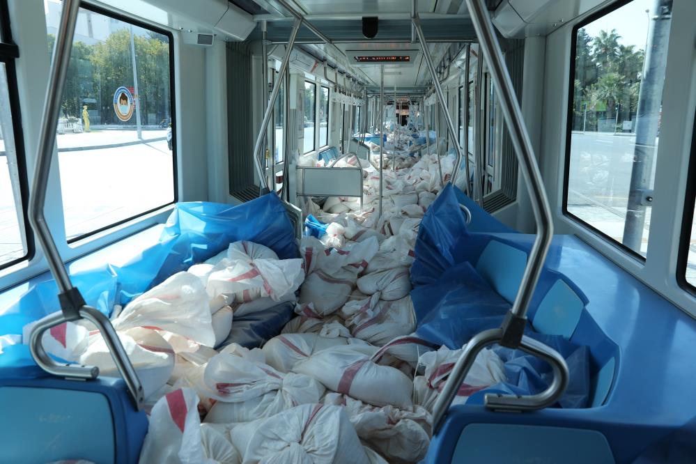 Tramvaydaki görüntü şaşırttı