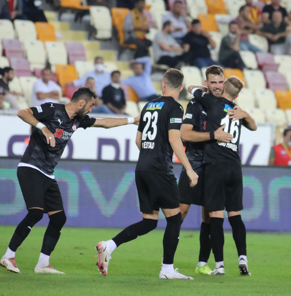 Konyaspor'un serisini bozduğu Sivasspor ilk üç puanını aldı