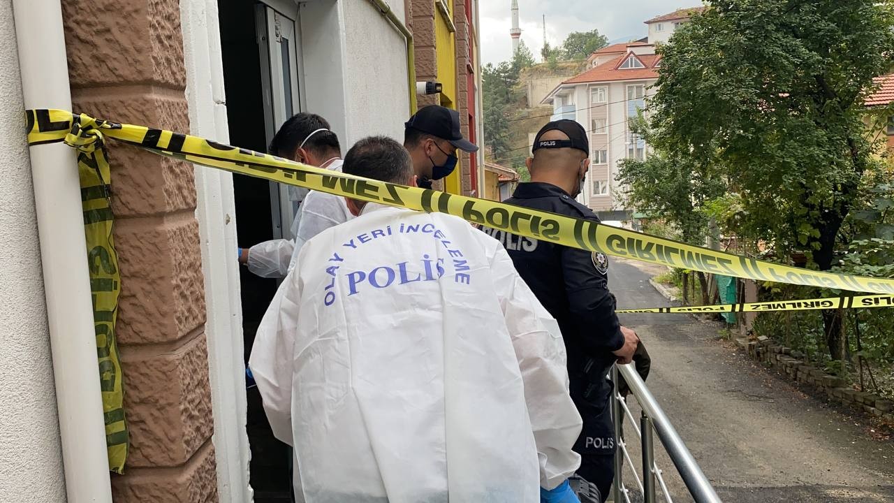 Arkadaşlarının aradığı Muharrem doğalgaz borusunda asılı bulundu