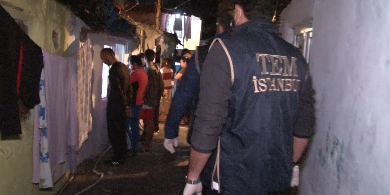 İstanbul'da uyuşturucu kuyruğu kameralara yansıdı