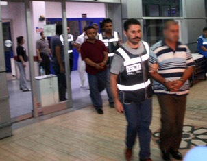 Uyuşturucu taşıyan 3 şüpheli yakalandı