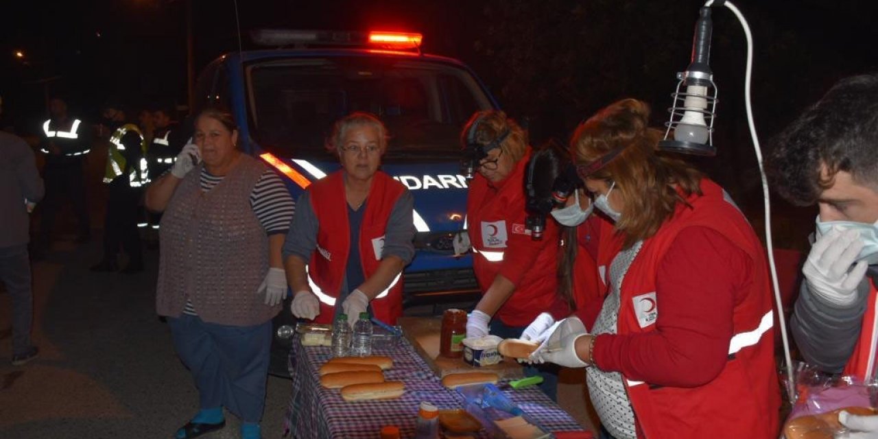 Karaburun'da çıkan orman yangını 4 saatte kontrol altına alındı