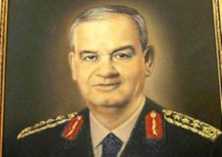 Duvardaki yerini aldı