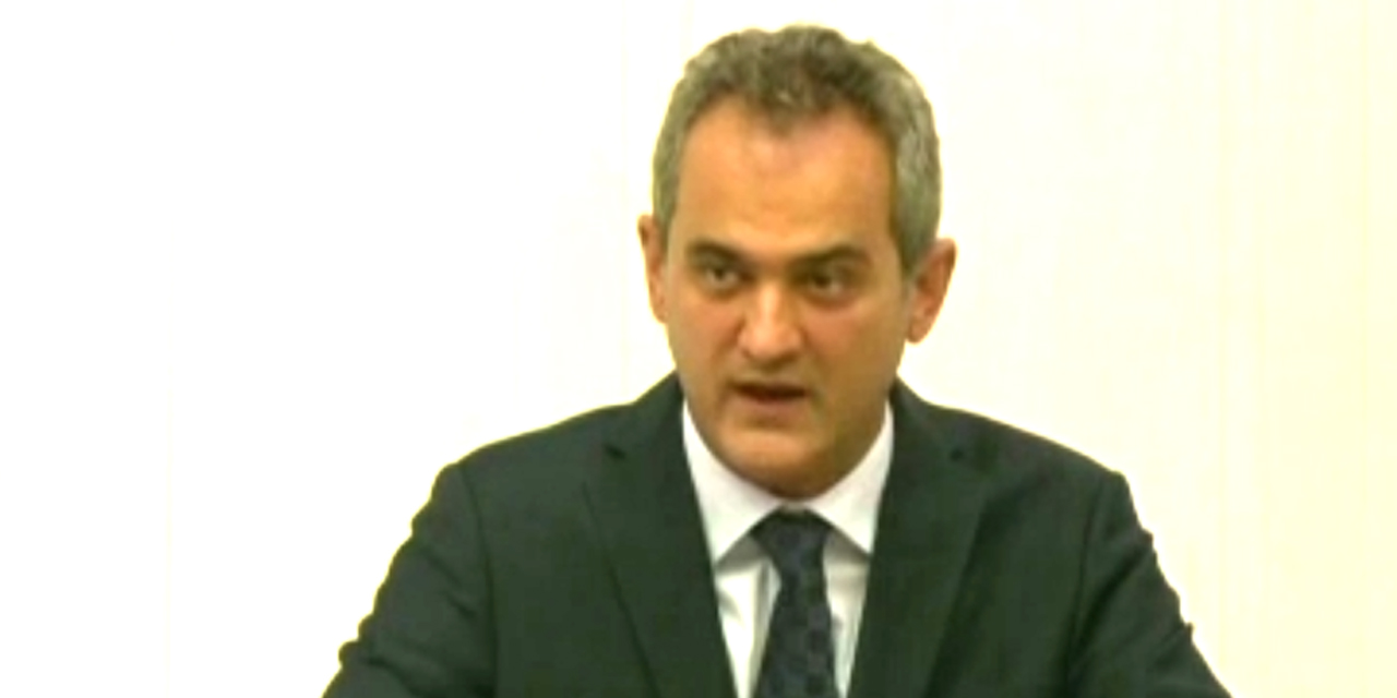 Milli Eğitim Bakanı Mahmut Özer TBMM’de and içti