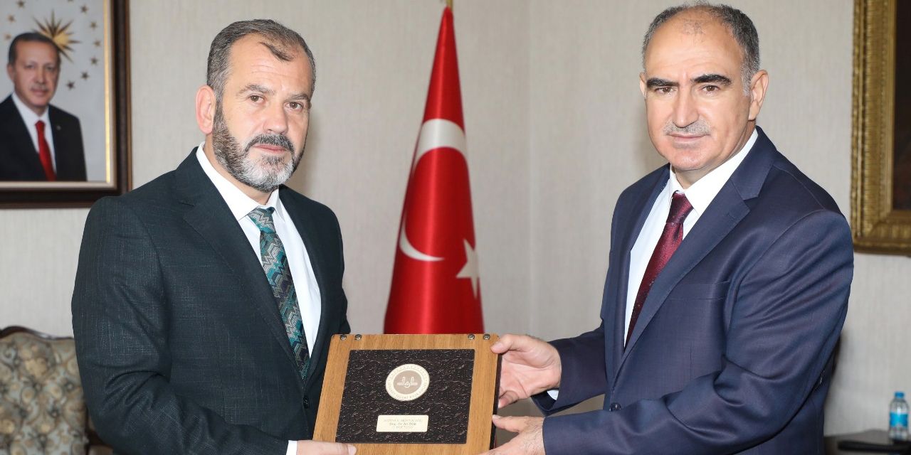 Konya Müftüsü Öge Camiler ve Din Görevleri Haftası nedeniyle Vali Özkan'ı ziyaret etti