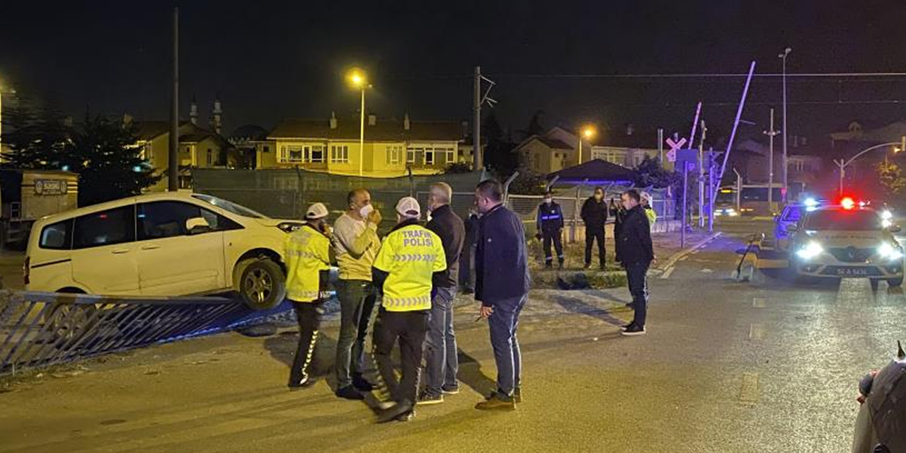 Alkollü şahıs çaldığı kamyonla şehri savaş alanına çevirdi! 10'larca araca çarptı ağaçları devirdi
