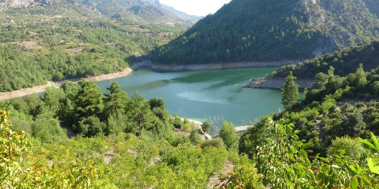 Toroslar’da sonbahar görsel şölen oluşturdu