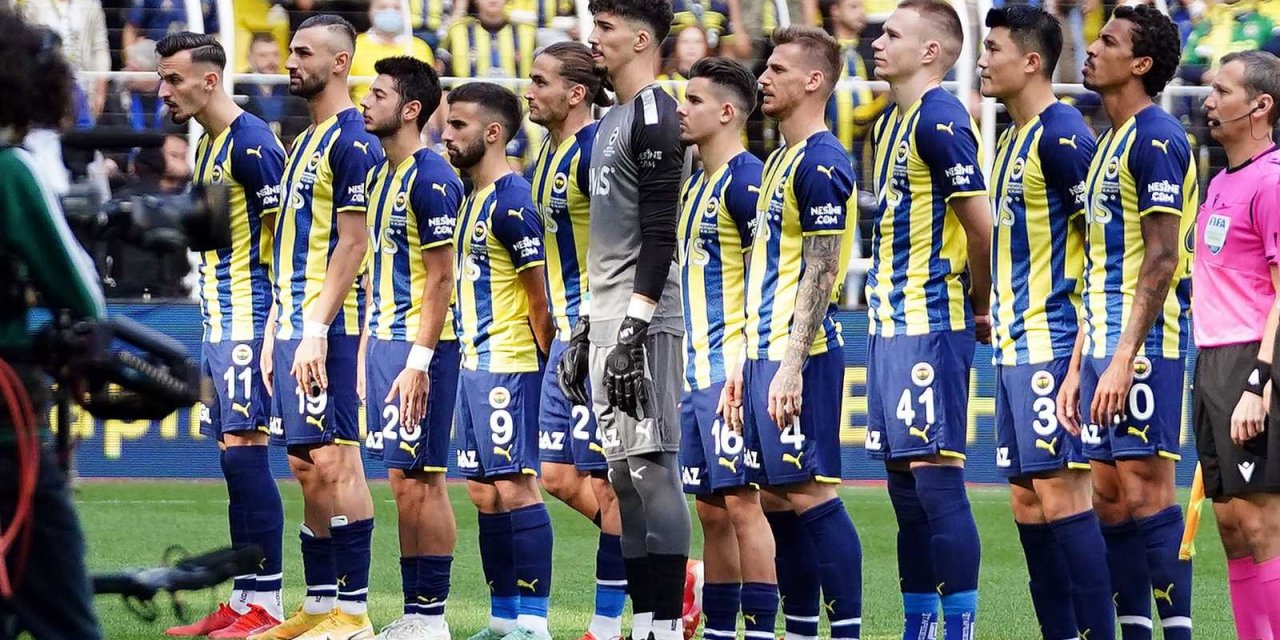 Fenerbahçe Kasımpaşa maçına 4 eksikle çıktı! Mesut Özil yedek klübesinde