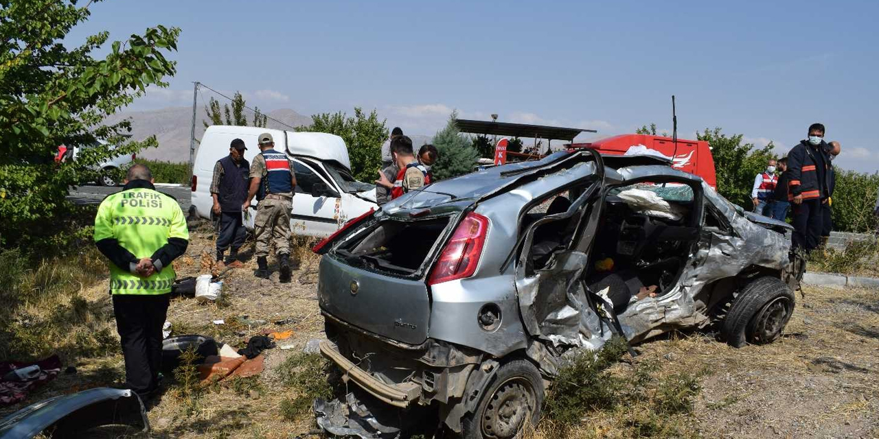 3 aracın karıştığı katliam gibi kazada ölü sayısı 5’e yükseldi