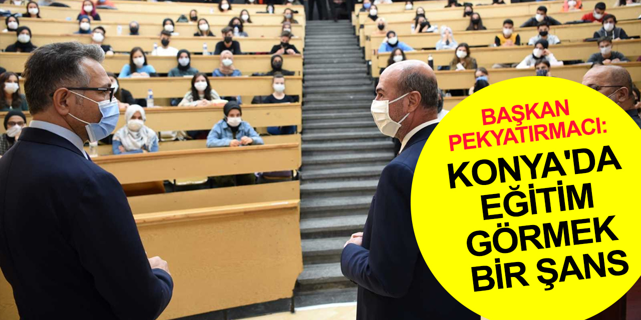 Başkan Pekyatırmacı ve Rektör Aksoy SÜ’de Siyasal Psikoloji dersine katıldı