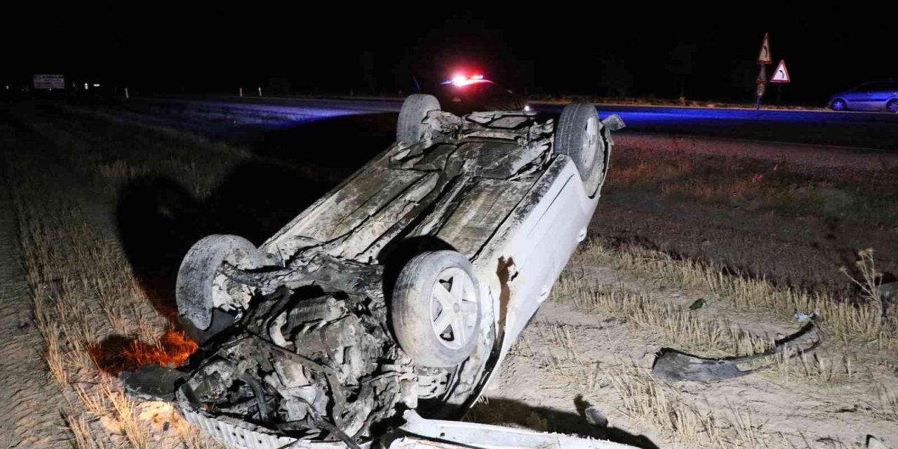 Takla atan otomobil tarlaya uçtu! 1 yaralı