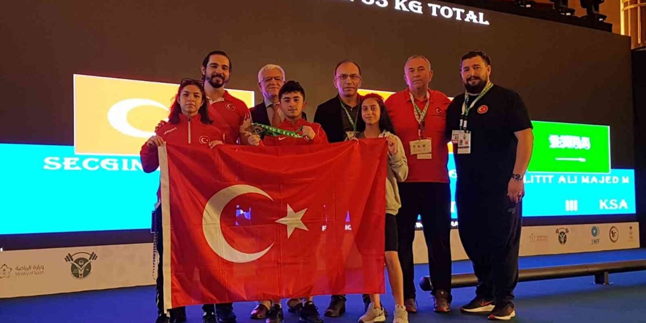 Yıldızlar Dünya Halter Şampiyonası'nda Kaan Kahriman ve Ertuğrul Seçgin gümüş madalya aldı