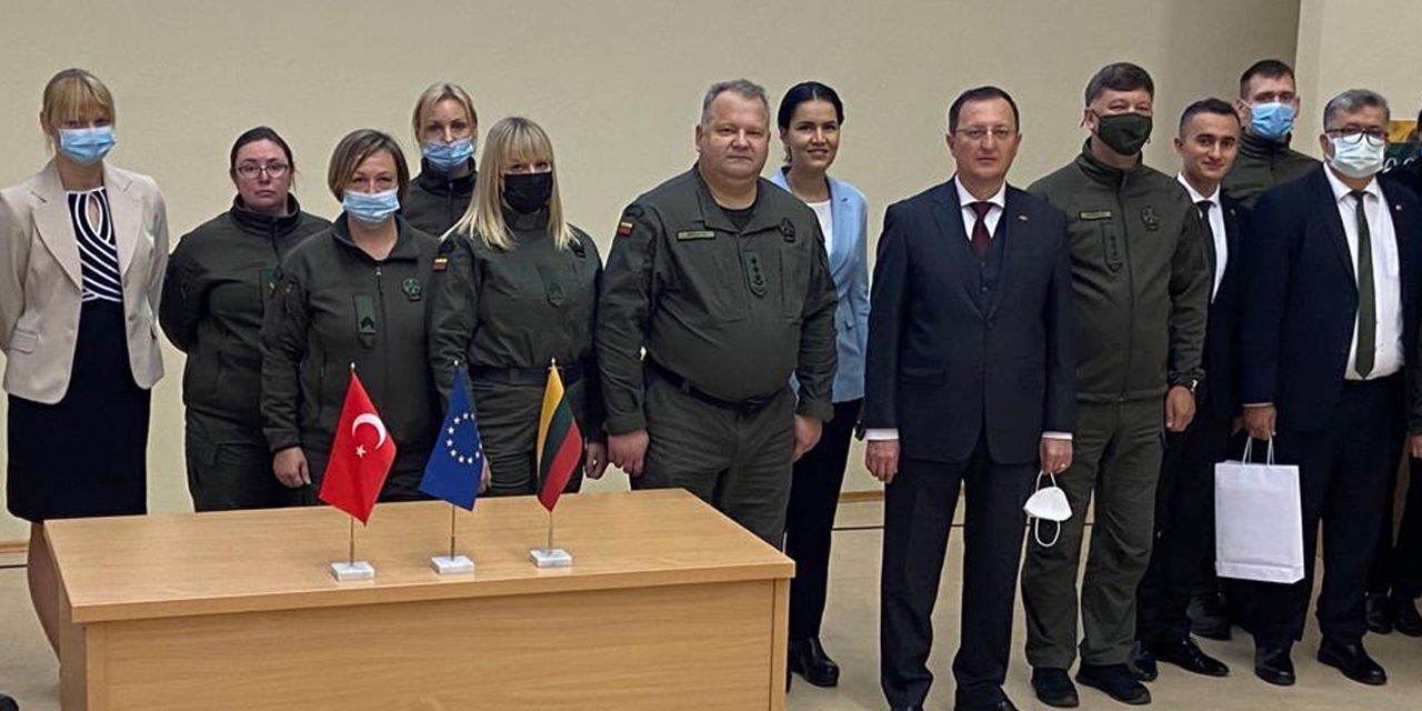 Türk Emniyetinden Litvanyalı polislere seyahat belgeleri ve sahte pasaport eğitimi!