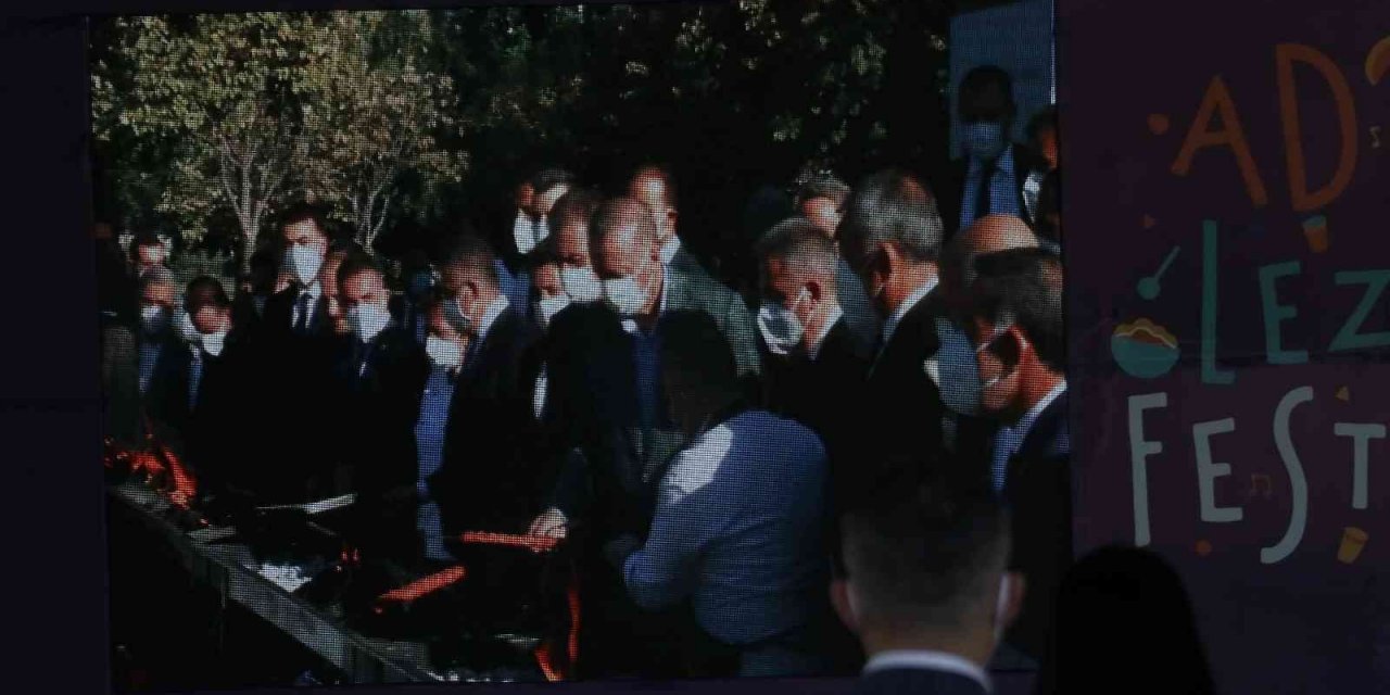 Cumhurbaşkanı Erdoğan Adana'da kebabın mangal ateşini yaktı