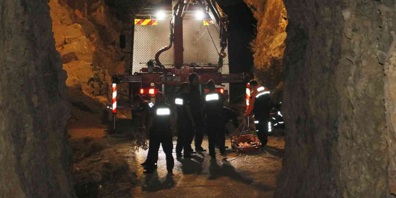 Fotoğraf çekilme merakı bir cana daha maloldu! Uçurumdan düşen gençlerden 1 öldü 1'i yaralı