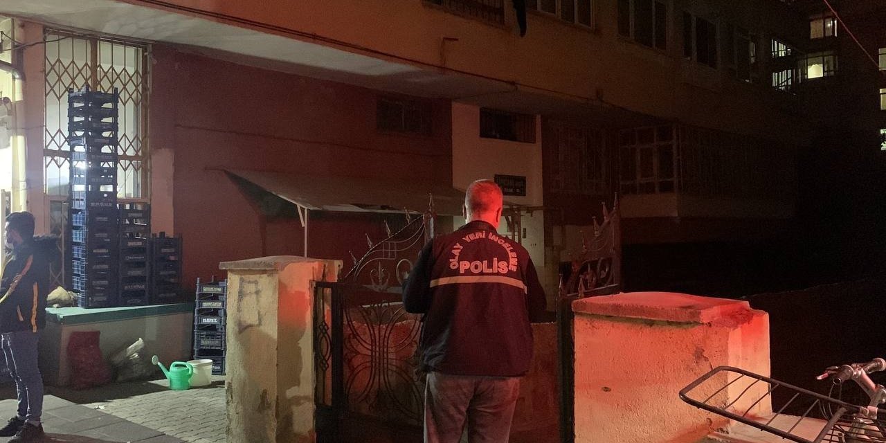3'üncü kattan düşen 4 yaşındaki çocuk ağır yaralandı