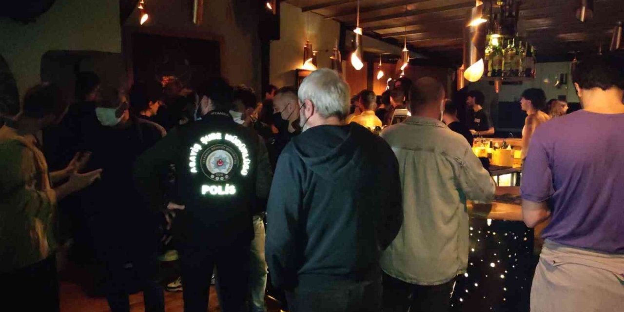 Eğlence mekanlarına eş zamanlı gece baskını! Sigaraya ceza