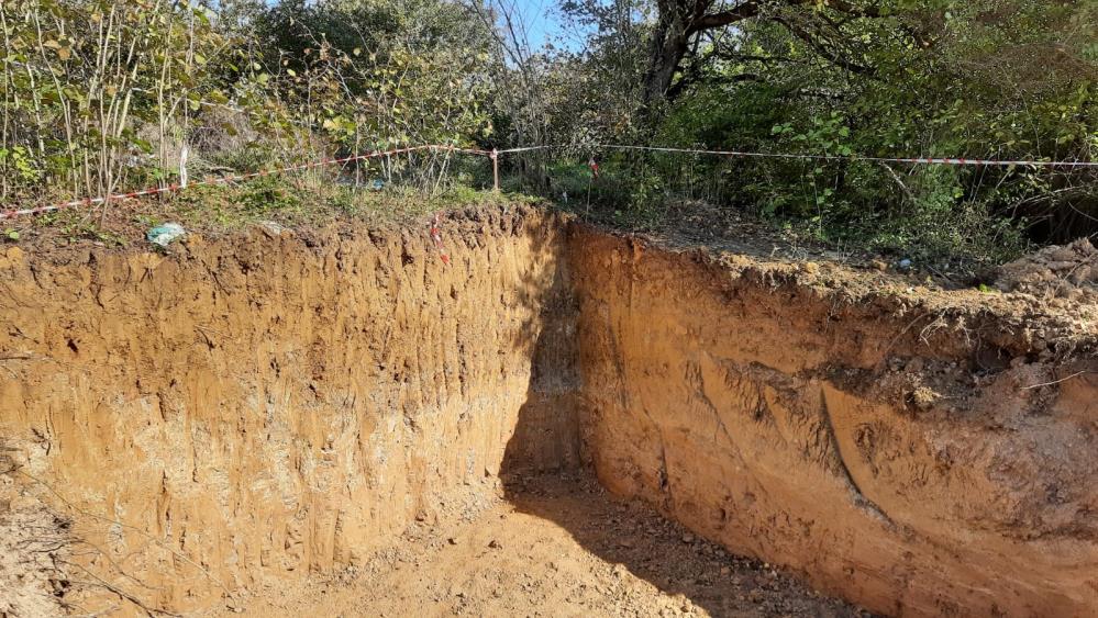 Zonguldak'ta bir garip baz istasyonu olayı! Çukuru kazıp gittiler mahalleli nöbette
