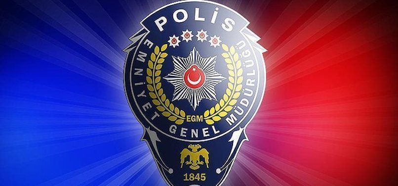 Antalya'da 56 bin liralık mont hırsızlığı! Alıcılara gösterip çalmışlar