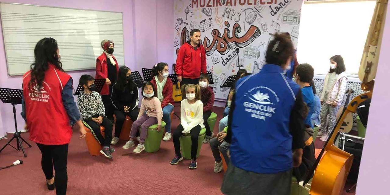 Akademi Hüyük’te kursları başladı