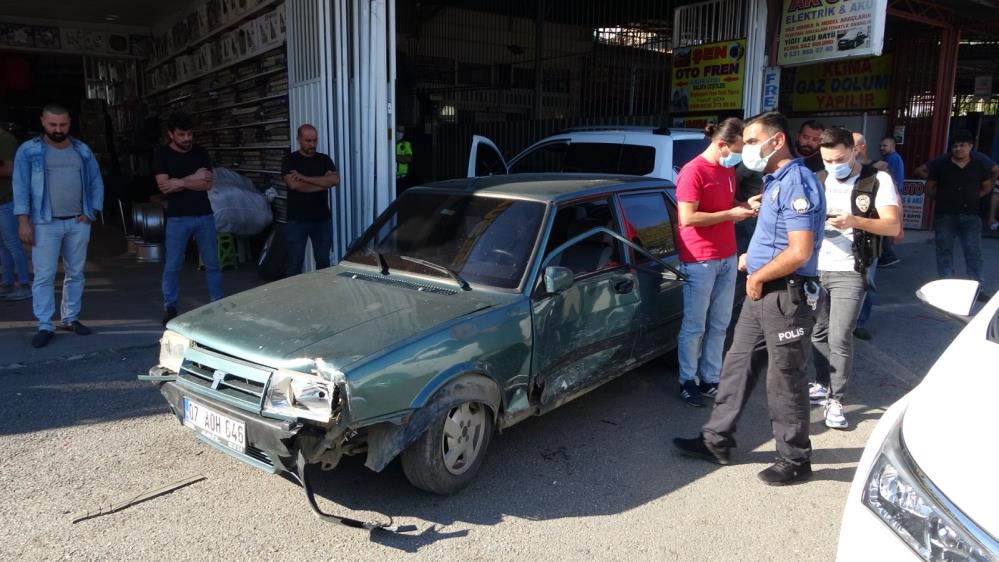 Antalya'da nefes kesen kovalamaca! Çöp konteynırına çarparak durabildi