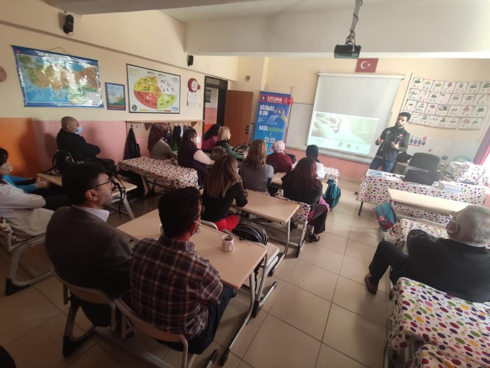 Nevşehir'de aileler uyuşturucuya karşı eğitim alıyor! En iyi narkotik polisi annelerdir