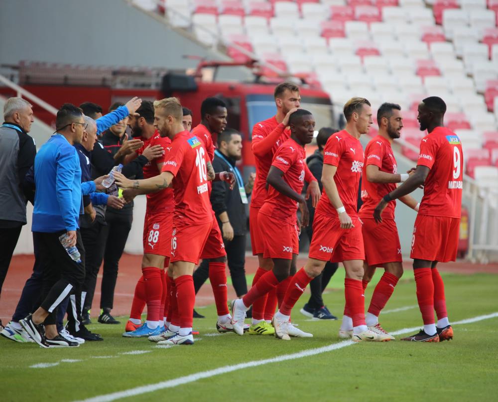 Sivasspor Konyaspor'a yenildi ders oldu! Bileği bükülmüyor