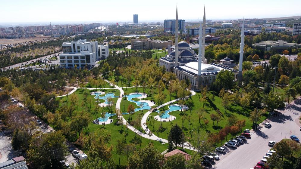 Konya'da koronavirüse verilen ilk sağlık çalışanı kurban Merve Mercan adına yapılan park tamamlandı